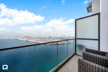 Exquisite 2-bed Seafront Apartment | Sea Views