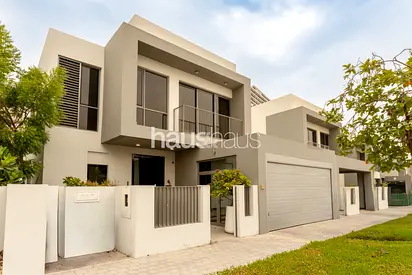 Upgraded | Furnished | Pool | Smart home