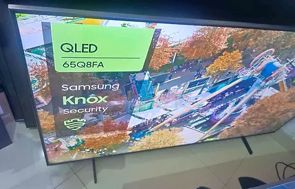 Samsung QLED 65 inches
