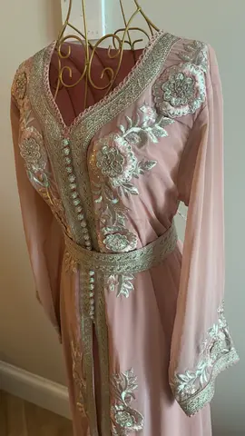 Embellished Pink Arabic Kaftan / Abaya with Belt - Size Approx s/m
