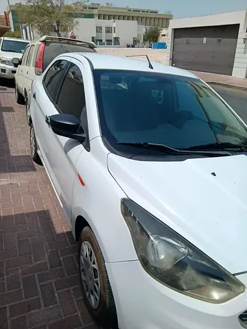 2018 FORD FIGO 照片 2