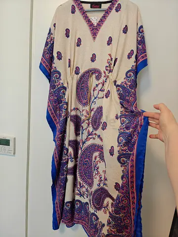 Light cream paisley kaftan / tunic - brand new, folded