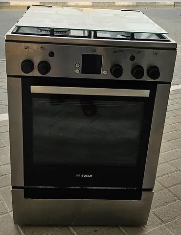 BOSCH GAS COOKER 60 X 60 FOR SALE