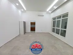 Sunlight Beautiful Studio With Wardrobes & Ground Floor Mbz
