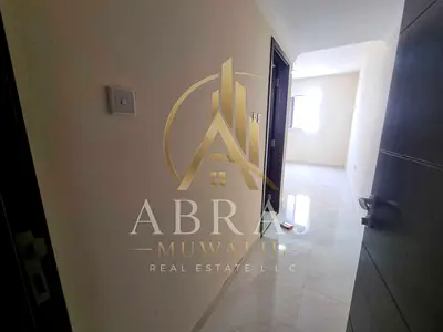 1bhk appartment with 2 washroom prime location free parking out side