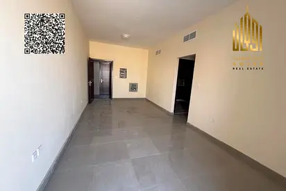 شقة 1 غرفة وصالة جديدة مع موقف مجاني سنة