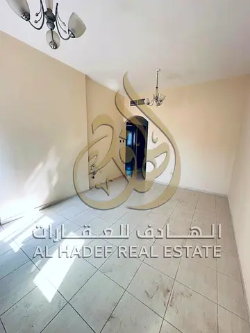 غرفة وصالة للإيجار السنوي في الخان الشارقة برج عائلي هادئ 4 دفعات صيانة مجانية على المالك كاميرات مراقبة باركنج ترابي متاح موقع مميز قريب من دبي وجميع