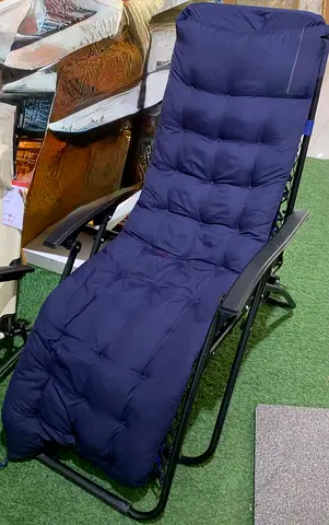 Comfortable Zero Gravity Recliner Lounge Chair with Padded Cushion
