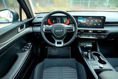 صورة 9 لـ 2024 KIA K5