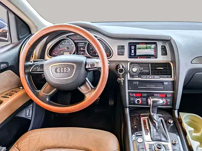 صورة 10 لـ 2015 AUDI Q7