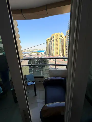 *🏢 فرصة استثمارية وسكنية | شقة للبيع في هويرزون تاور 🏠*