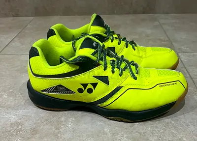 Yonex Men’s Badminton Shoes (Yellow) - Size 43, Sparing used, Good Condition