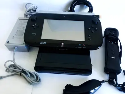 Nintendo Wii U with pad and one controller+ 30 games