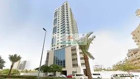 Spacious 1BR Apartment | Pool & Street View | Open-Plan Kitchen