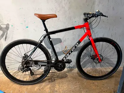 Carrera hybrid/urban bike - good condition, lightweight frame