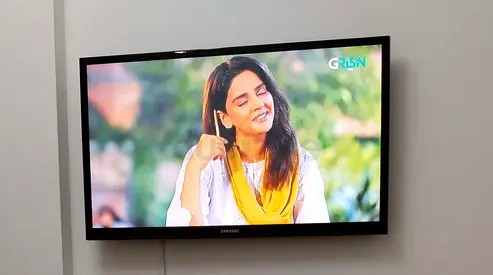 Non smart LED 50 inch tv