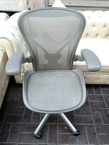 Herman Miller Aeron chair size B and C Fully Loaded available for selling