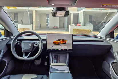 2024 Tesla MODEL 3 — фото 9