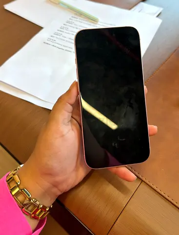 iPhone 15 256GB Pink – Excellent Condition