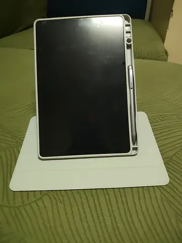 Huawei matepad se 11 comes with rotatable cover and huawei tablet pen and paperlike screen protector