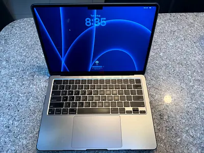Macbook Air M2 2022