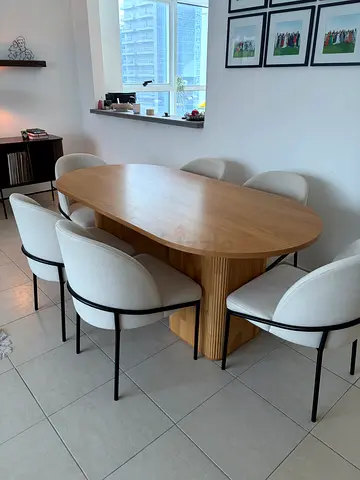 Oval wooden dining table with 6 upholstered chairs - great condition