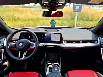 2025 BMW X1 缩略图 9
