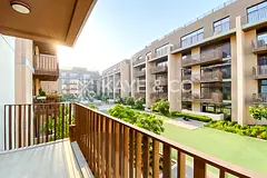 Bright 1BR | Pool & Courtyard View | Open Plan
