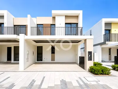 Landscaped |Unfurnished | Fitted Kitchen