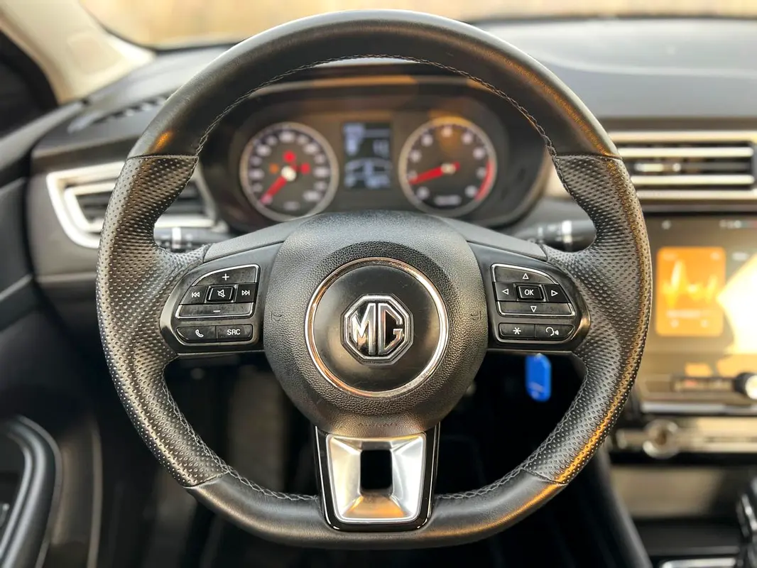 MG MG5 2025