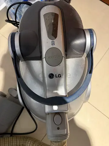 LG Cyking Bagless Vacuum Cleaner - 1700W (Good Working Condition)