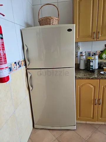 ثلاجة