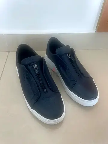 Navy Stylish Casual Shoes Pellini (Like New)