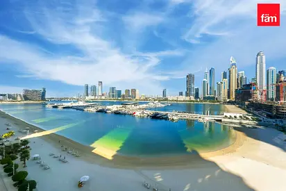 Panoramic Skyline Views | Upgraded | Private Beach