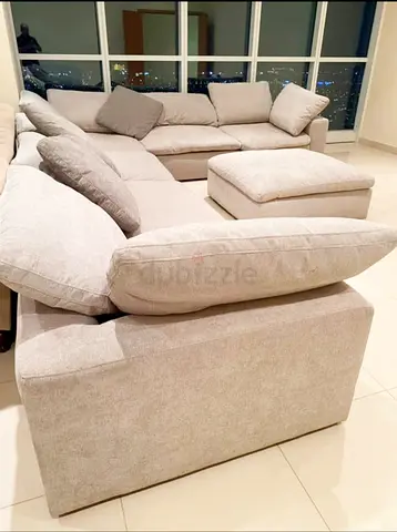 Looks great Condition Pan Emirates pianca feather 🪶 filled Modular Living room Sofa