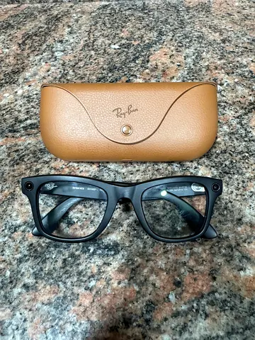 Ray-Ban Meta Gen 2 Smart Glasses – Transition Lenses – Like New
