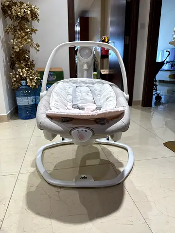Joie Baby Swing In great condition