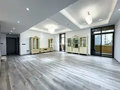 3 BR DUPLEX | UPGADED | PRIVATE GARDEN