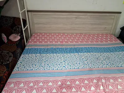 Wooden king size Bed Frame Headboard (Light Oak finish) - 2nightstands and drsser in good condition