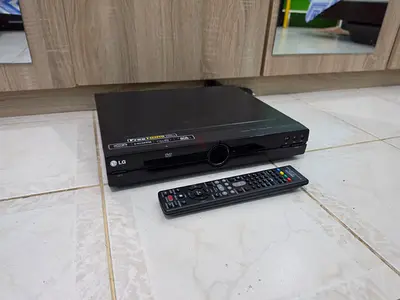 Lg 5.1ch (Bluetooth) Home Theatre Player only with Remote control in excellent working condition
