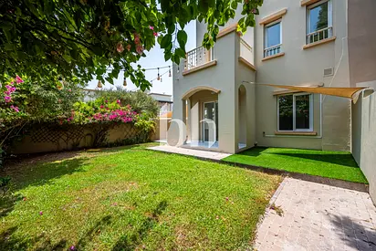 Upgraded | Park Backing | Large Plot | Must See