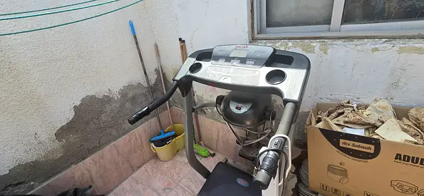 HM TRADEMILL MACHINE USED with massager