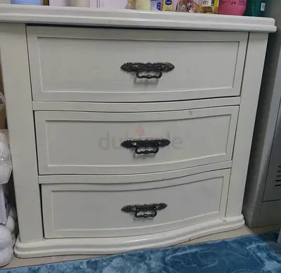White 3-Drawer Wooden Nightstand / Bedside Chest