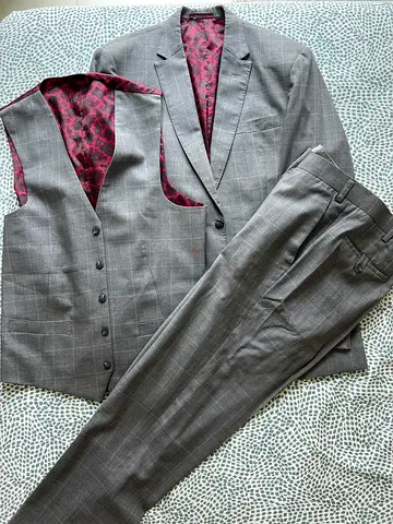 Men's 3-piece grey checked suit with waistcoat - excellent condition