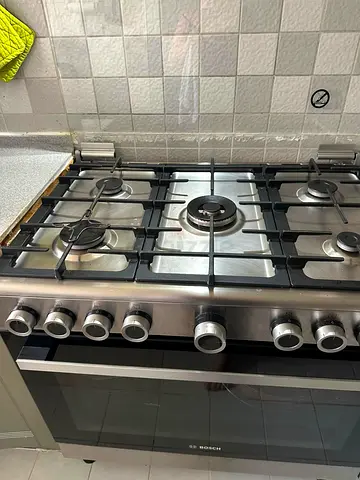 Bosch 5-Burner Gas Cooker with Oven - Good Working Condition