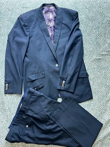 Navy men's two-piece suit (blazer + trousers), good condition