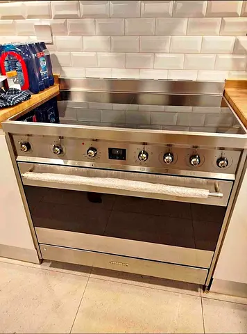 Free delivery Smeg brand Indection cooker 90 cm