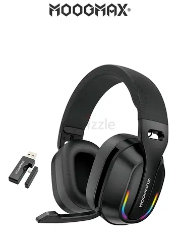 Wireless gaming headset with a 2.4 Hz frequency for extended range. Gaming headphones with a built-i