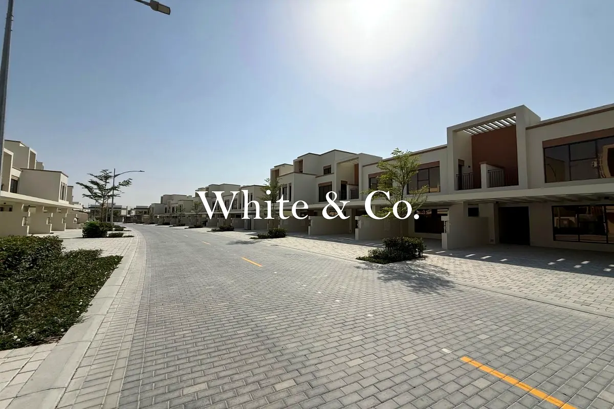 Top Location| Lagoon Access | Vacant 5BR