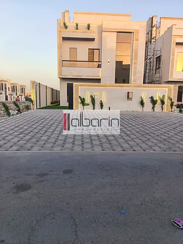 Villa for sale in Ajman, Al Zahia area: 5 master bedrooms and a majlis.